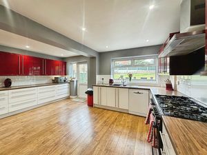 Kitchen- click for photo gallery